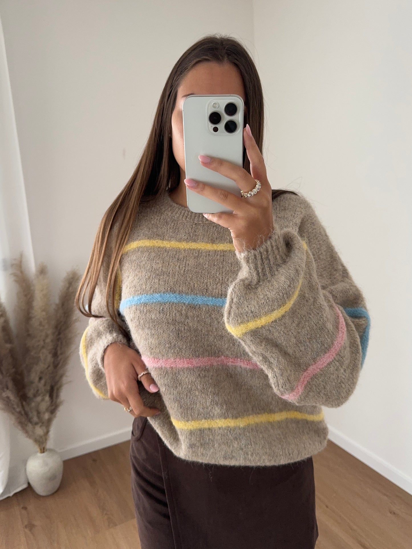 AMIRA PULLOVER