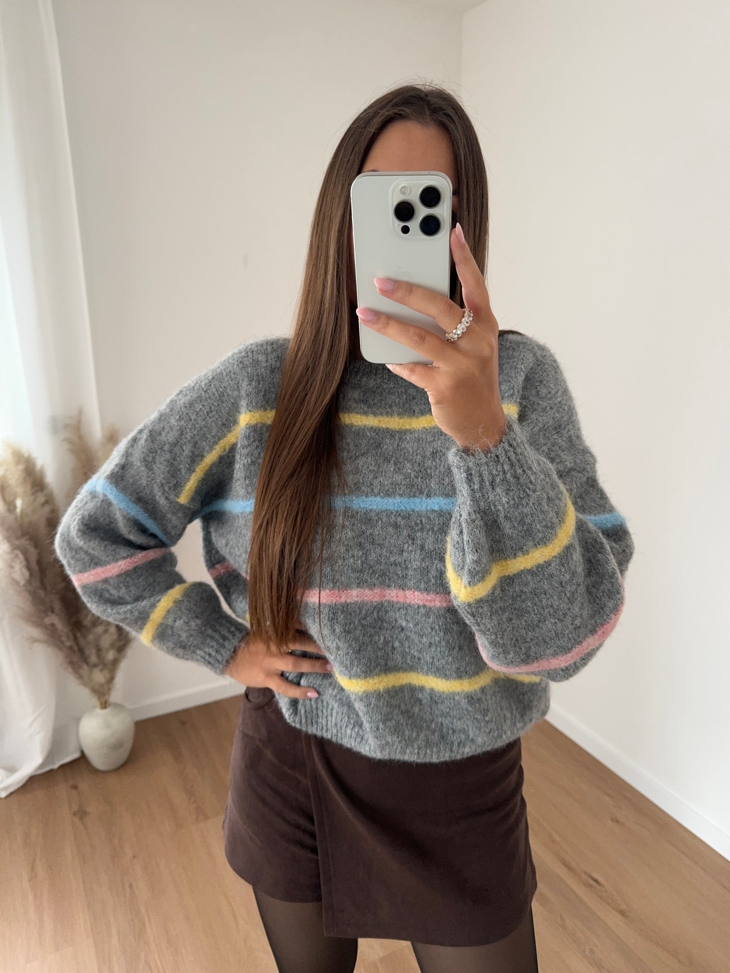 AMIRA PULLOVER