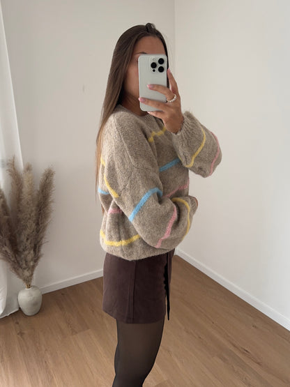 AMIRA PULLOVER