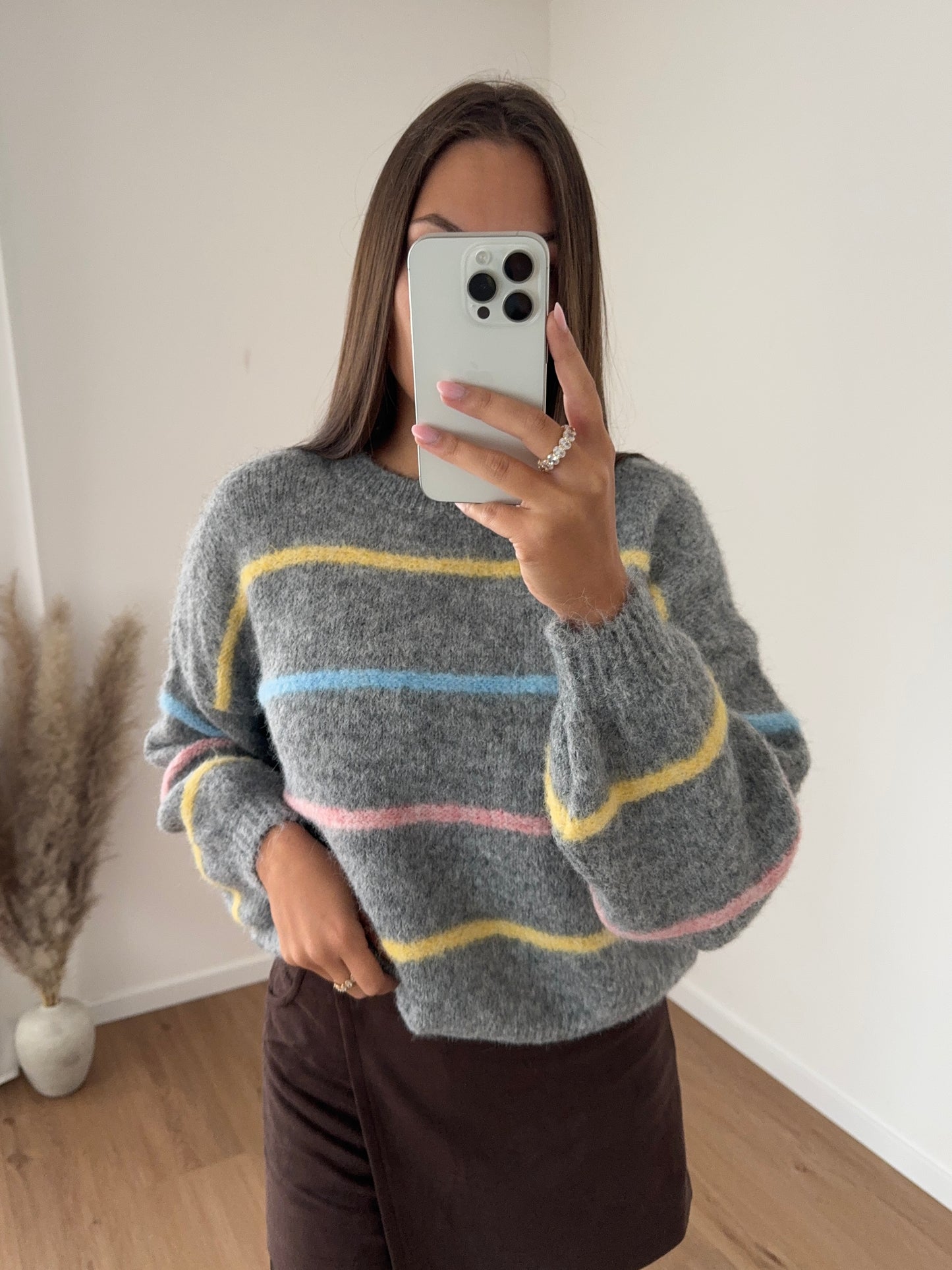 AMIRA PULLOVER